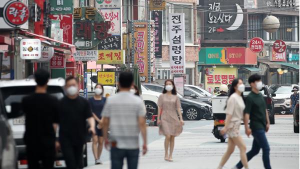 중대본 "수도권서 거리두기 재편 1주 유예 존중…유행 안정화에 총력"