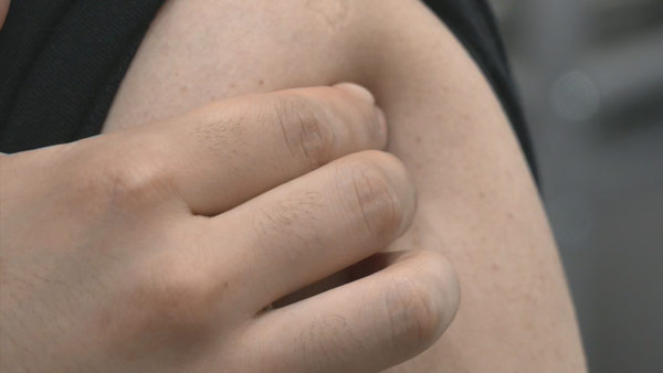 정부 "백신 이상반응 신고 사례 300건 중 202건 보상 결정" 