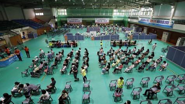 1차 접종 완료율 31.3%…접종 완료율은 12.7%