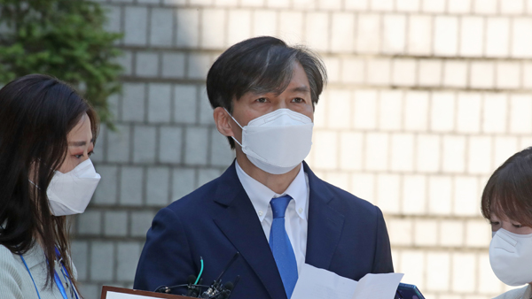 조국 "딸 콘퍼런스 참석 맞아…당일 대화도 나눠"…정먹튀없는 바카라사이트 1심 판결 비판