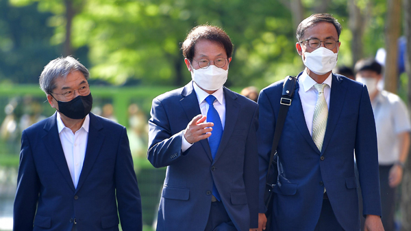 조희연, 공수처 출석…"적법하게 특별 채용…공수처 수사개시 의문"