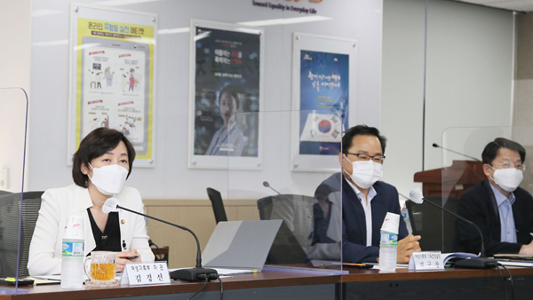 정부, 청소년 게임 셧다운제 도입 11년 만에 '개선' 결정 