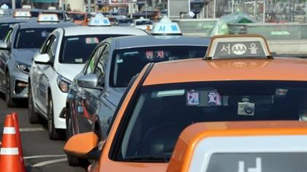 '1인당 80만원' 법인 택시기사 지원 시작…"이달 말부터 지급"