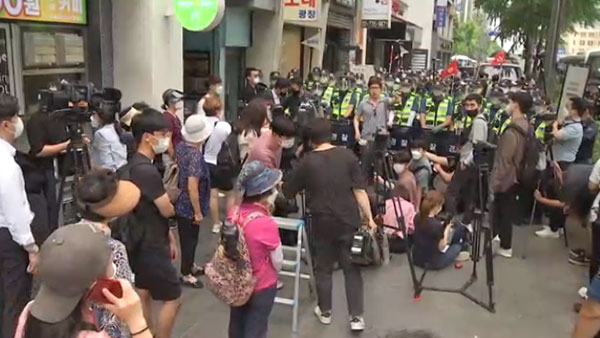 보수단체 광복절 걷기 행사 봉쇄…곳곳 실랑이