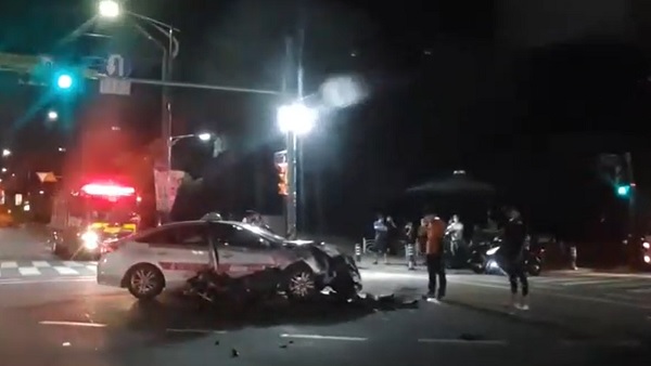 경기도 하남 사거리서 택시·오토바이 충돌…3명 부상