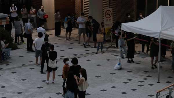 코로나19 신규확진 1,418명…48일째 1천명대 이상 발생