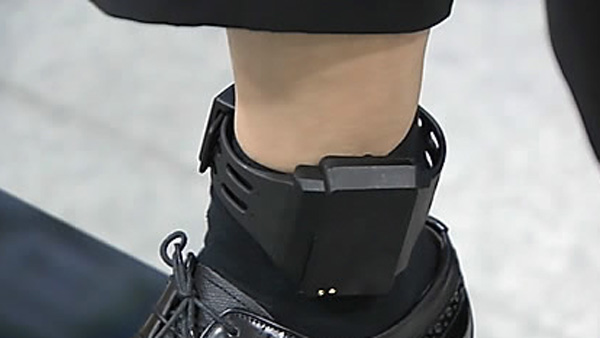 전자발찌 끊고 달아난 50대, 알던 여성 2명 살해한 뒤 자수