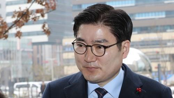'아내 폭행 혐의' 이정훈 서울 강동구청장, 민주당 탈당