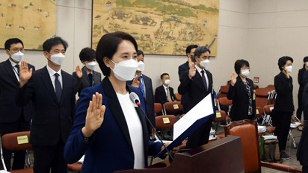 유은혜 "유·초·중등 단계적 등교 확대 추진"