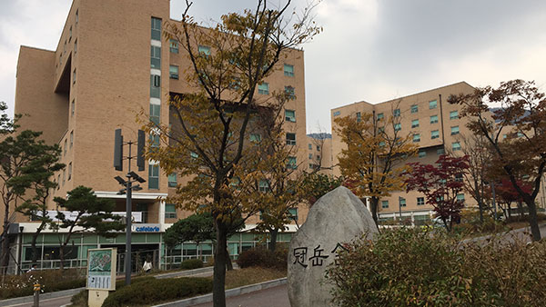 '위조 출입증'으로 女 기숙사 침입한 서울대 대학원생 입건