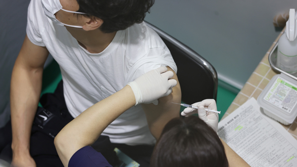 접종완료율 인구대비 64.6%‥1차 접종률은 78.7%