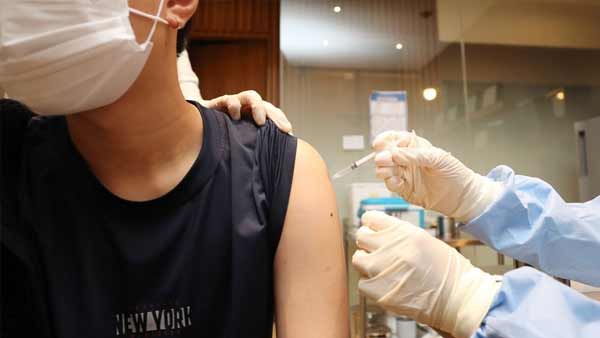 정부, 임신부·청소년 백신접종 임상 연구 "국내산 백신 개발에 활용"