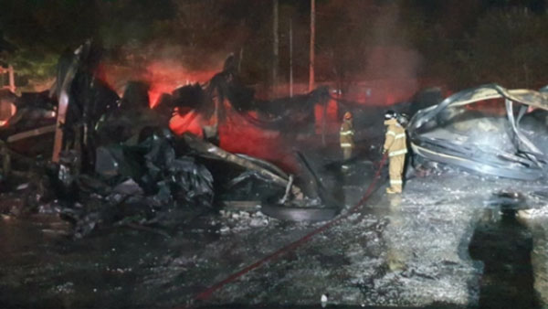 충북 보은 스티로폼 단열재 제조공장서 불‥2억여원 재산피해