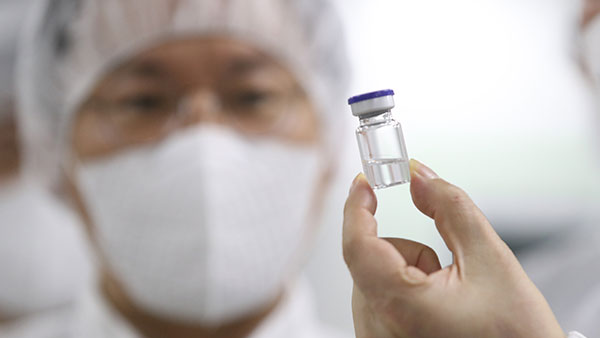 국내 개발 코로나 백신 첫 효능평가‥"백신 개발 마지막 단계"