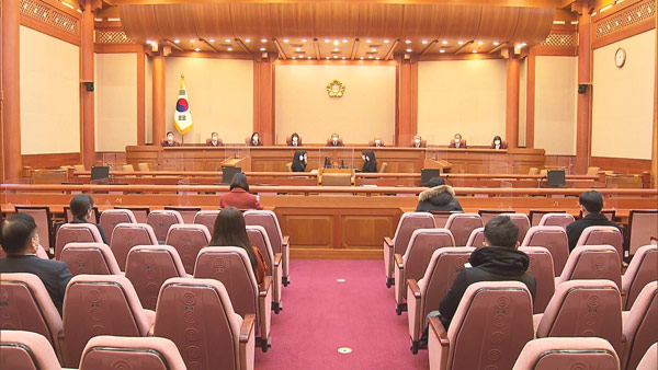 헌재 "양육비 지급 강제 법률 필요" 헌법소원 각하