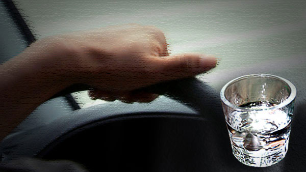 트로트 가수 음주운전하다 주차장서 사고‥차량 2대 파손 