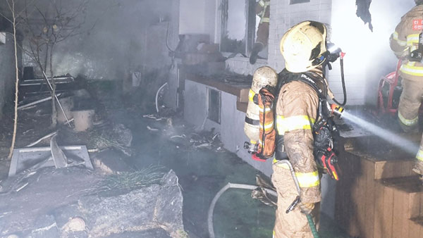 인천 단독주택 화재‥소방대원 1명 부상