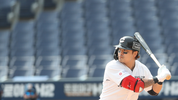 프로야구 추신수, 국내 무대 첫 안타 신고…첫 볼넷·득점도