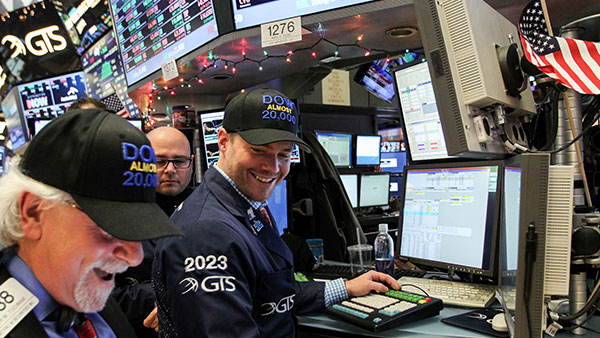 뉴욕증시 3대 지수 최고치…다우 31,000·나스닥 13,000선 돌파