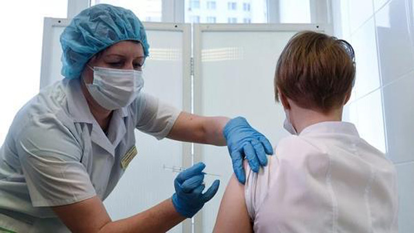 "러시아 18일부터 전체 주민 대상 코로나19 백신 접종 시작"