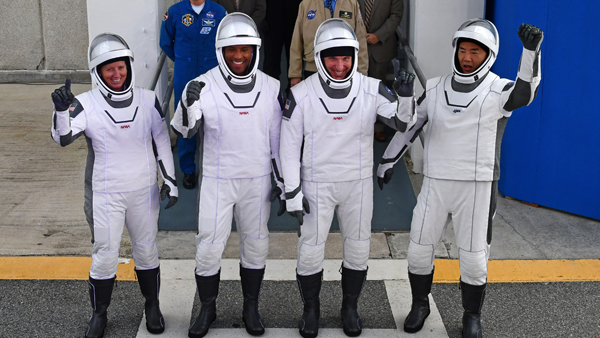 스페이스X, 우주에서 85일 체류해 최장 체류 미국 신기록