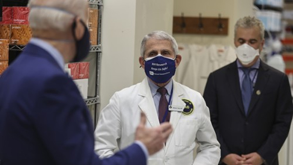 파우치 "4월이면 미국 모든 사람 백신 맞을 수 있을 것"