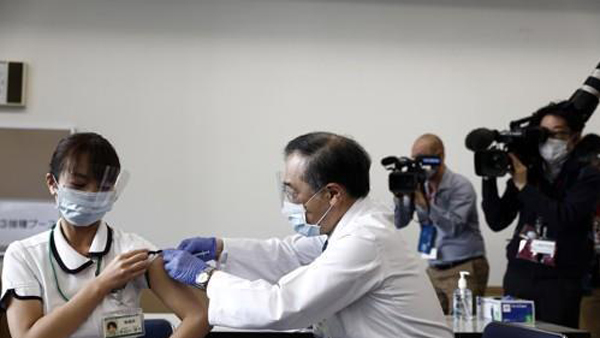 일본 60대 여성 백신 접종 뒤 사망…"인과관계 밝혀지지 않아"