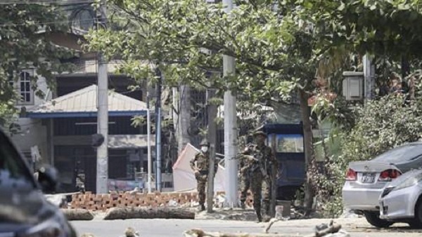 미얀마 군부, 시민 저항 운동 탄압 본격화…양곤서 대규모 체포
