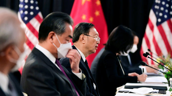 시작부터 치고받은 미중 "중국이 질서 깨" VS "미국 인권이 최저"