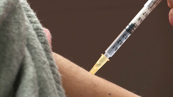 유럽의약품청 "AZ백신 안전하고 효과적"…접종 속속 재개 