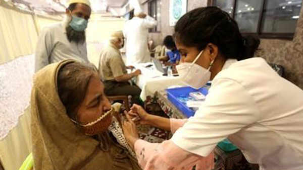 인도 정부 "코로나19 '이중변이' 발견…재확산 연관성 확인 중"