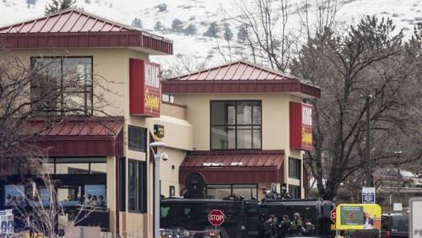 콜로라도 '총기 금지령' 없애자 10일만에 참사 터졌다   