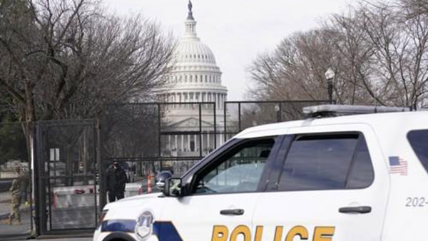 10대 여성 2명, 파키스탄 우버 기사에 테이저건 발사, 차량 탈취