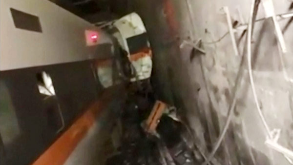 대만 터널 열차 탈선…"최소 36명 사망·60여명 부상"