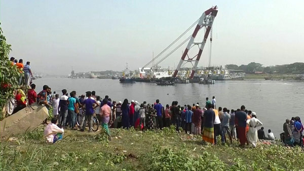 방글라데시 50명 태운 여객선 전복…"5명 사망·20여 명 실종"