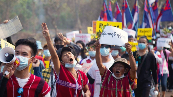 미얀마 군부 대규모 학살 책임 부인…"시위대가 어린이들 앞세워" 