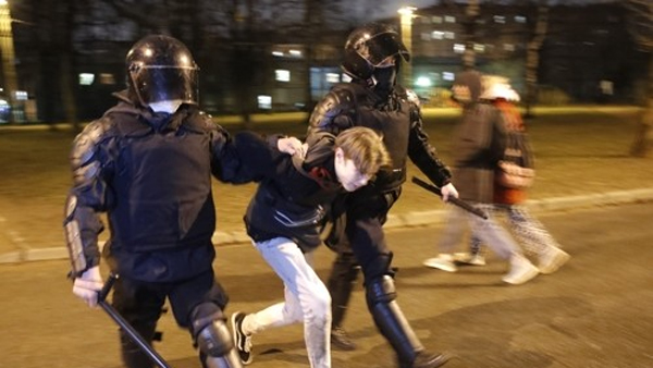 러시아, 나발니 석방 촉구 시위서 1천 600명 넘게 체포