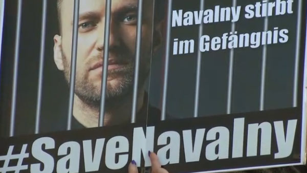 "사망 우려" 나발니, 러시아 전역 "석방하라"…측근들 무더기 체포