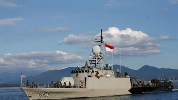 인니 침몰 잠수함, 세 동강 난채 발견…"탑승자 전원 사망"