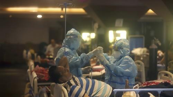 인도 일일 확진 소폭 줄어 39만명…"모든 성인 백신 맞자"