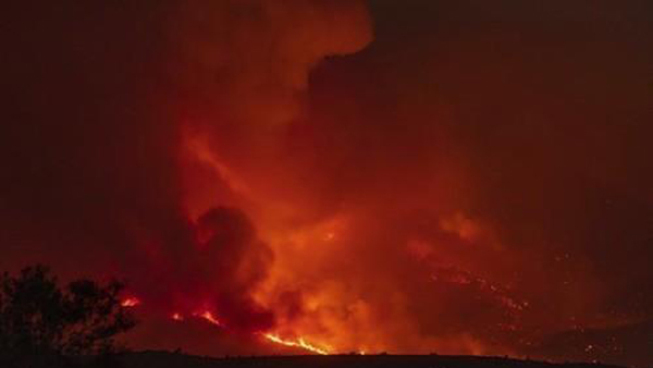 미국 서부 곳곳 산불…대가뭄에 확산 경고등