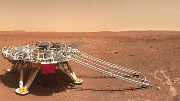 [World Now_영상] 붉은 표면에 모래언덕…中탐사선 화성 '인증샷'