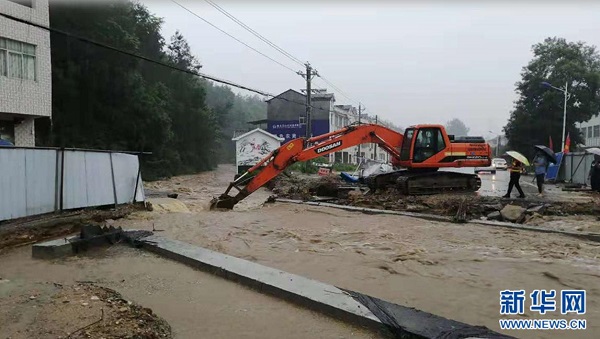 중국 허난성서 폭풍우로 댐 붕괴 위험…기록적 폭우도