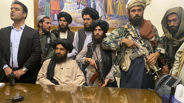 '카불 함락' 탈레반 대변인 "아프간서 전쟁은 끝났다"
