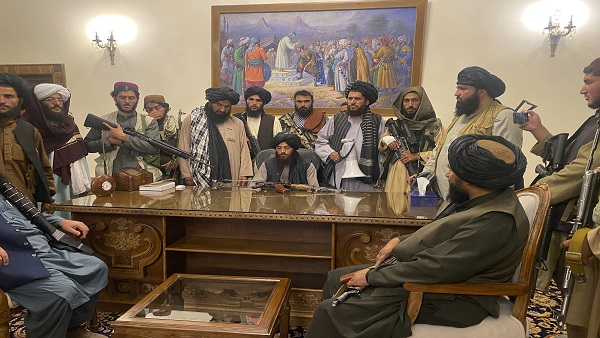 탈레반 손아귀에 떨어질라'…미, 아프간에 달러 수송 취소
