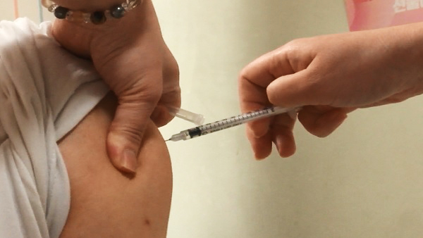 WHO 사무총장, 코로나19 백신 부스터샷 접종 연기 재차 촉구