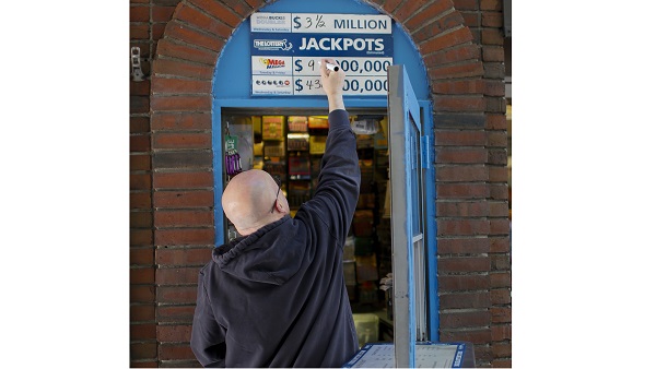 8년간 1만3천번 복권 당첨?…"245억 당첨금 대리 수령"