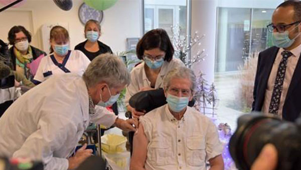 프랑스, 9월부터 코로나19 백신 3차 접종…고령층 먼저