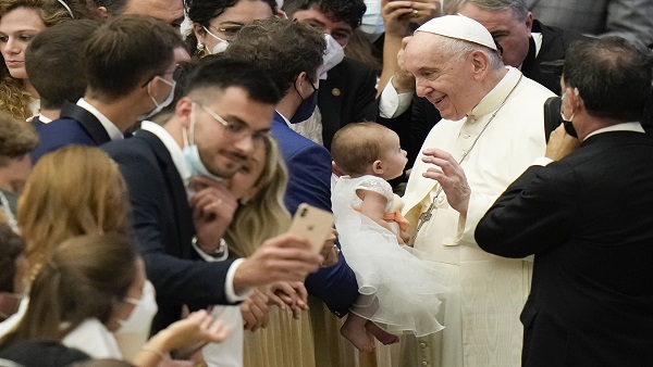 교황, 프랑스교계 아동 성학대 직접 사과…"나의 수치"
