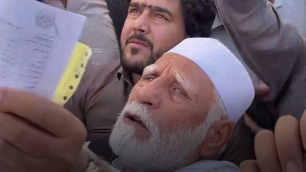 [World Now_영상]"여권 발급 재개"‥아프간 사무소에 수백명 인파 몰려